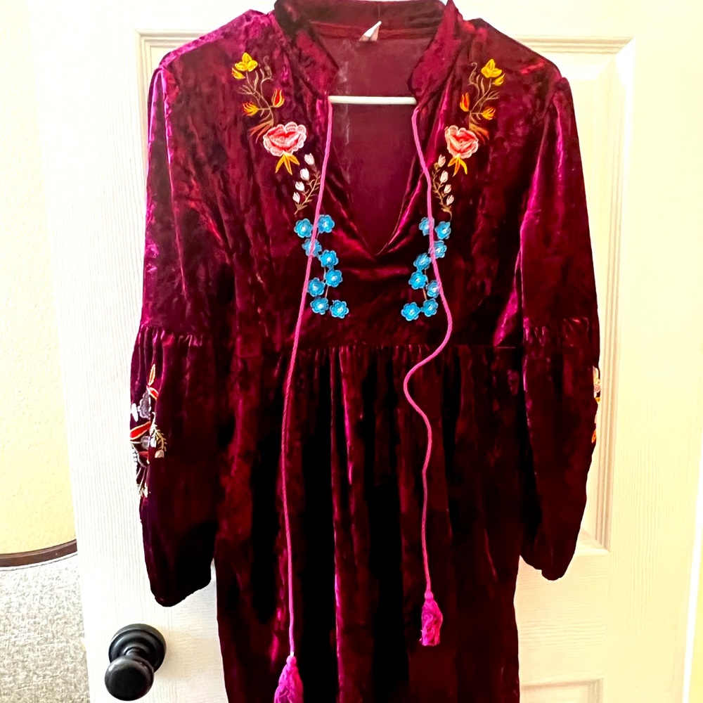 Velvet floral dress measurements available upon request aprox m-l